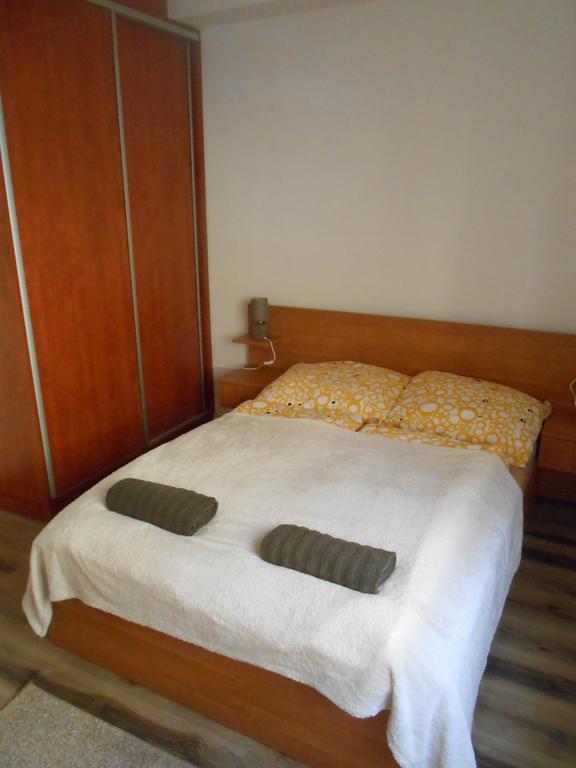 Diofa Vendeghaz Apartment Eger Bagian luar foto