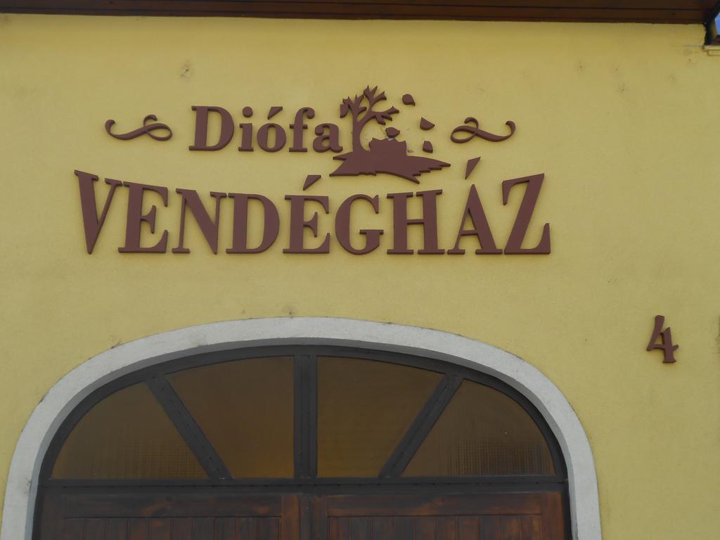 Diofa Vendeghaz Apartment Eger Bagian luar foto