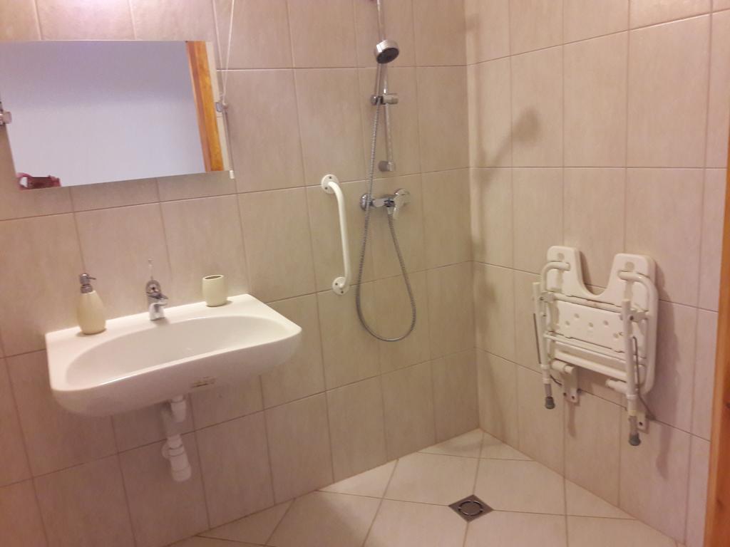 Diofa Vendeghaz Apartment Eger Bagian luar foto