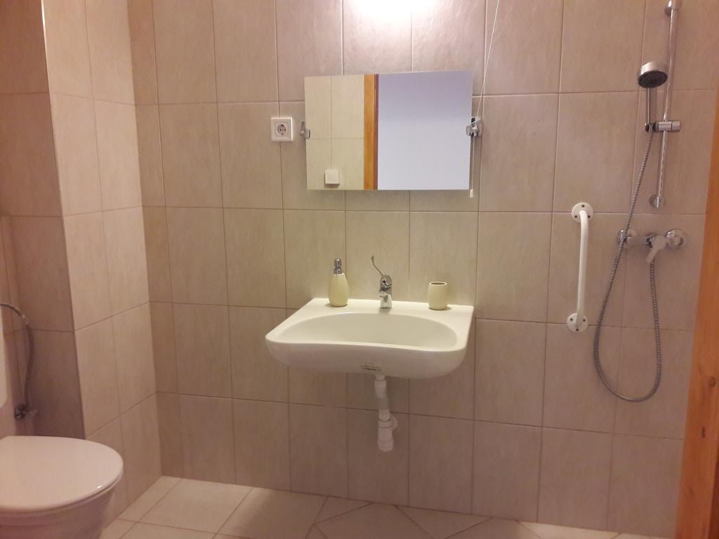 Diofa Vendeghaz Apartment Eger Bagian luar foto
